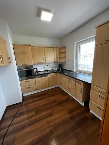 Homestay Gaestezimmer - Elbert Apartment Hoesbach