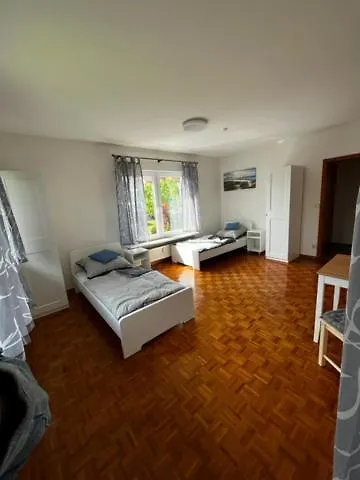 Gaestezimmer - Elbert Apartment Hoesbach Germany
