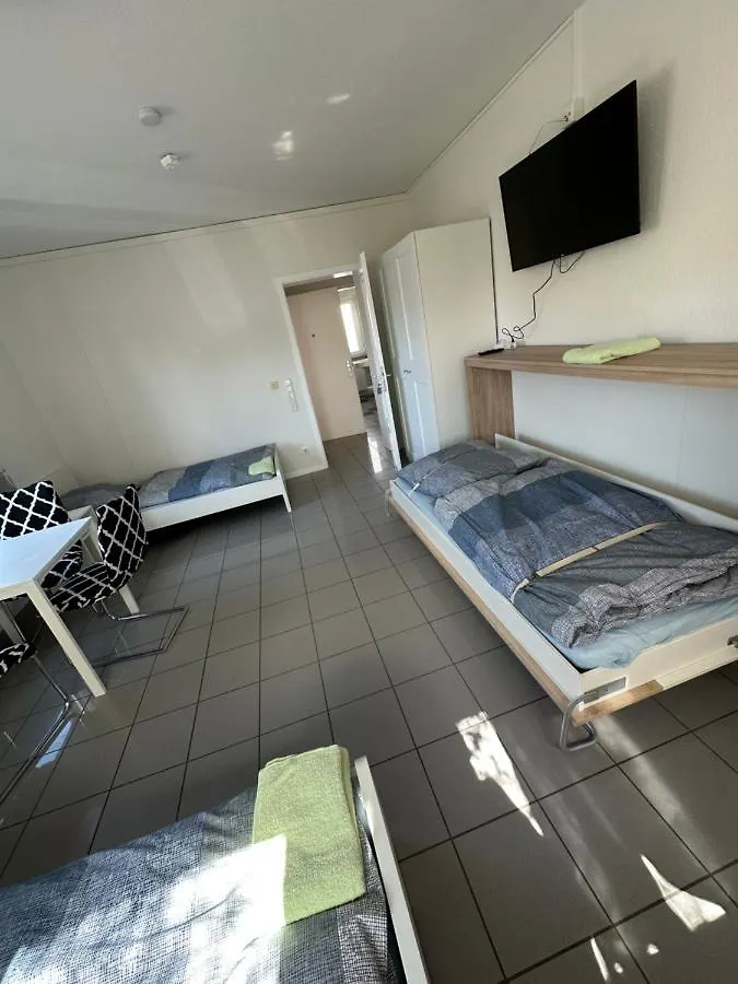 Homestay Gaestezimmer - Elbert Apartment Hoesbach
