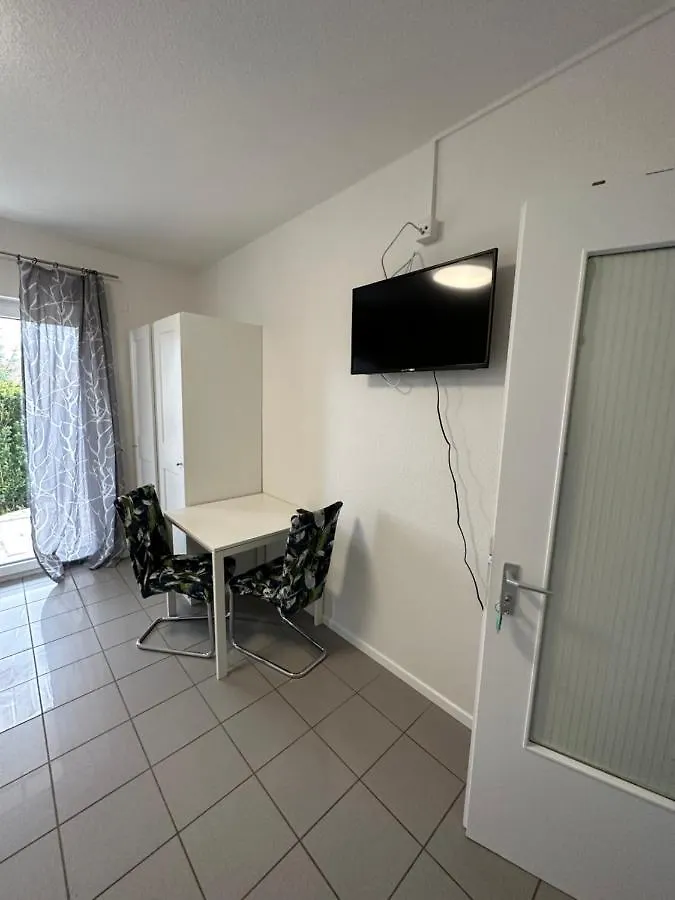 Gaestezimmer - Elbert Apartment Hoesbach Homestay
